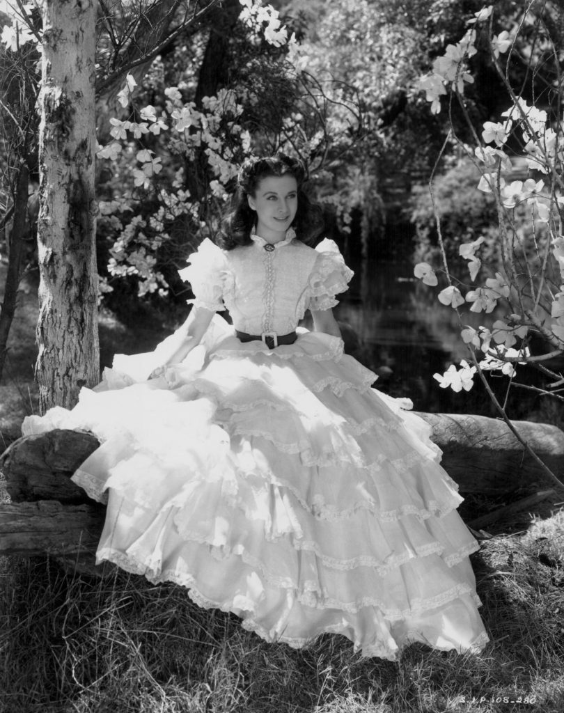 Scarlet O'Hara rochia Frou-Frou scarlett-ohara-white-dress-gone-with-the-wind frou frou